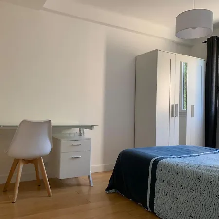 Comfortable 2 Bedroom Perfect For 4 People דירה *
